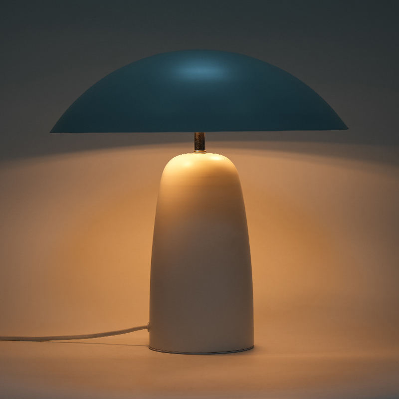 Настольная лампа в форме металлической грибы